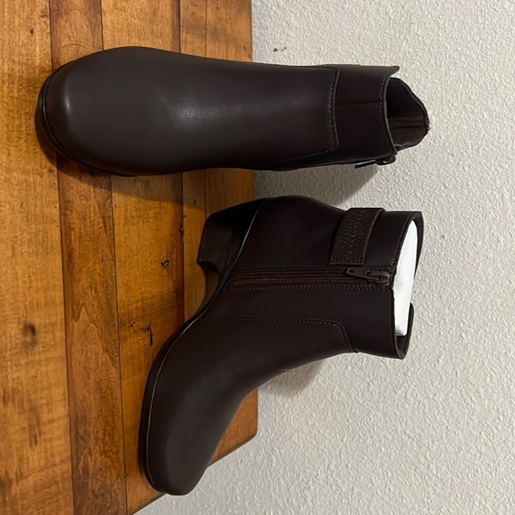 Clark’s Women’s Emily Holly Ankle Boots - Picture 1 of 4